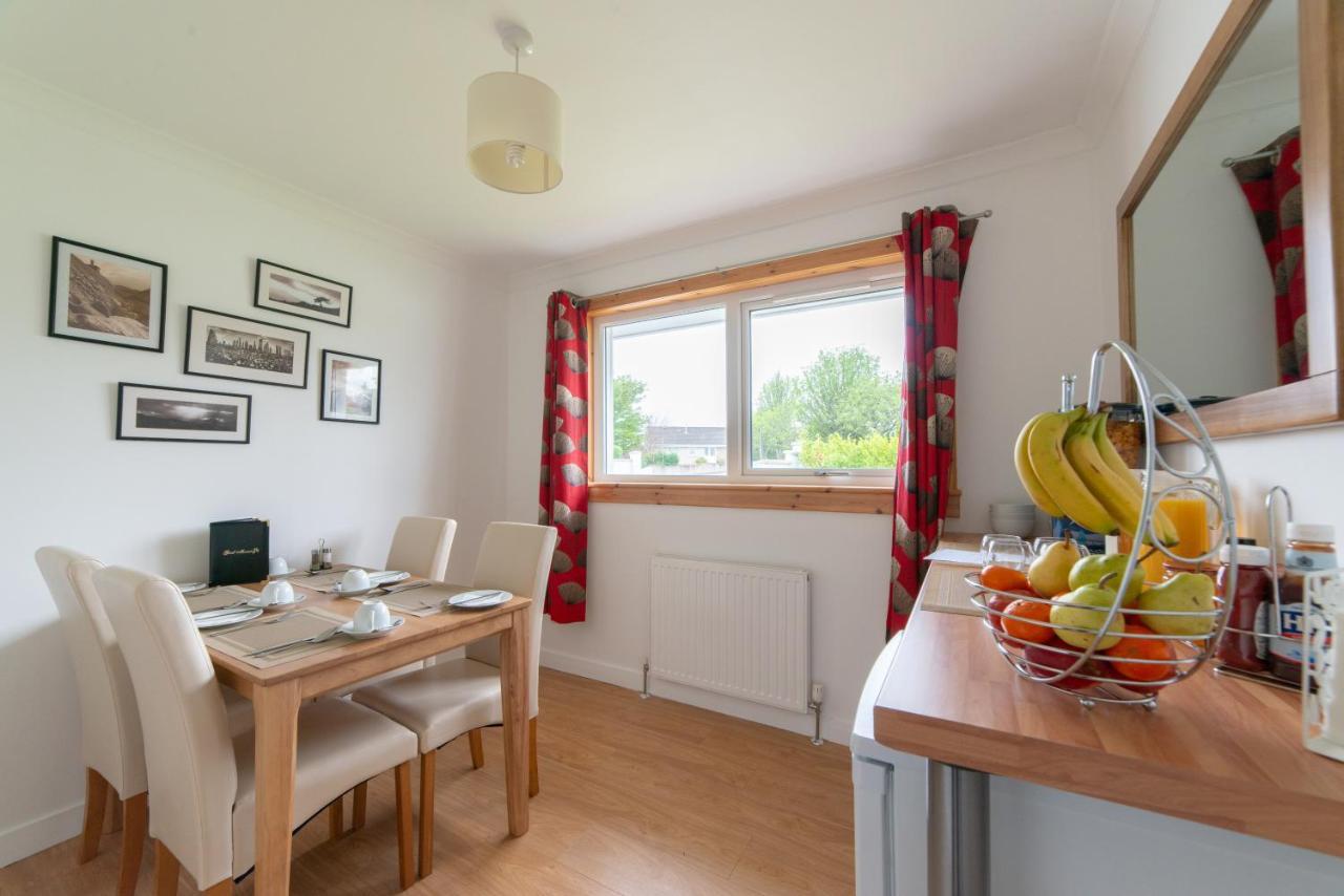 No. Three Bed & Breakfast Stornoway  Dış mekan fotoğraf